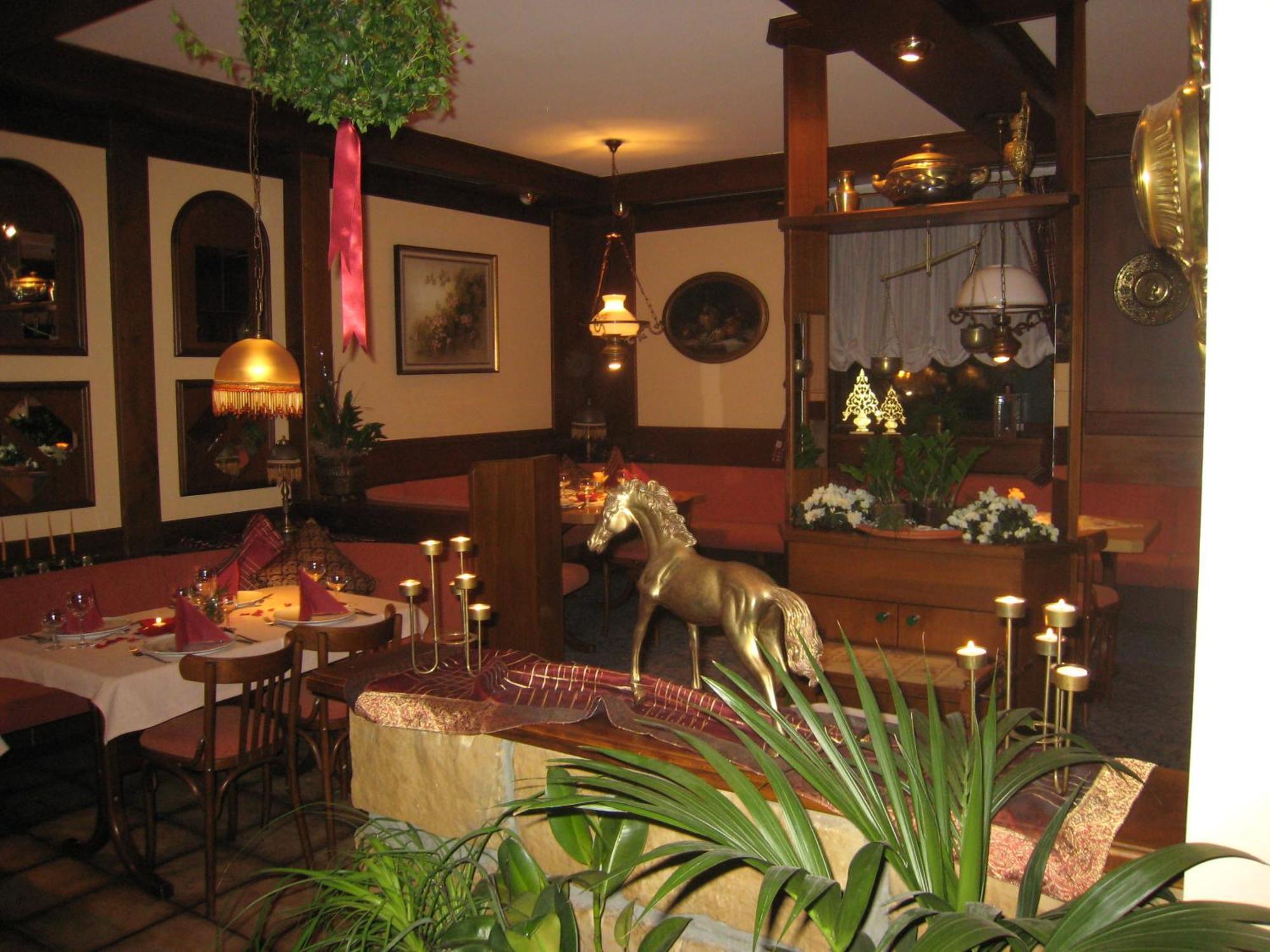 椽木酒店 Neckartenzlingen 外观 照片
